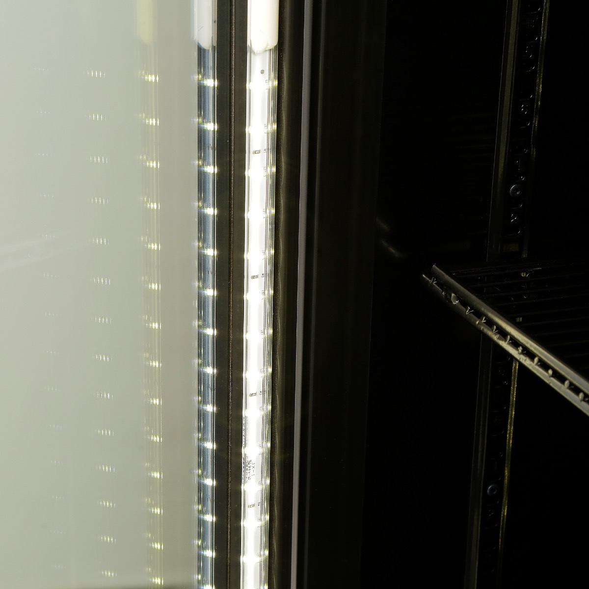 Imbera Cobalt VR-26 Refrigerador Color Negro 2 Puertas de Cristal - Imagen 4